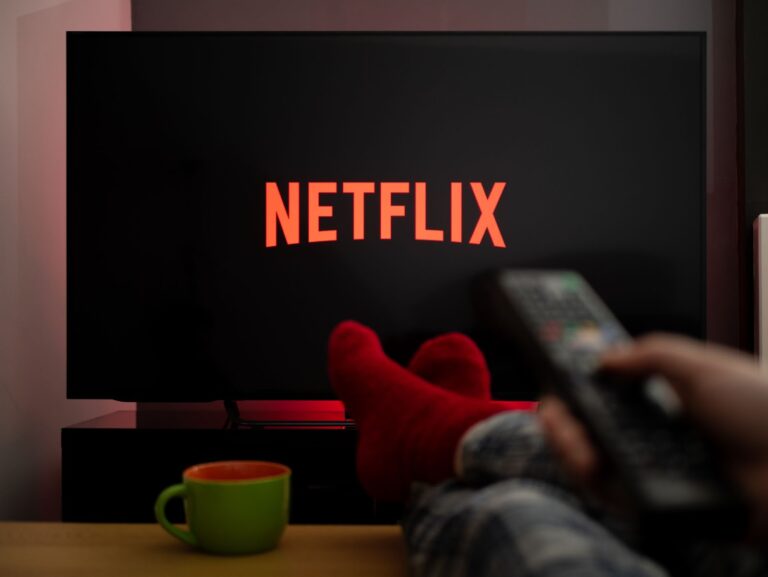 Nejlepší seriály na Netflixu pro učení angličtiny