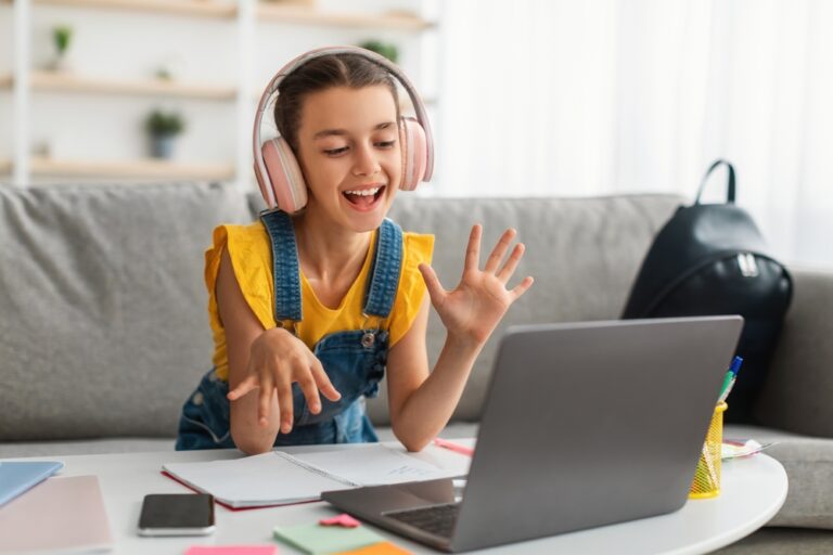 L’étude Novakid : les enfants ont de meilleurs résultats en apprenant l’anglais par le biais du jeu et des histoires