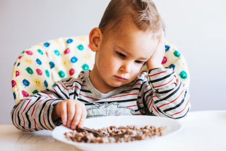Les troubles alimentaires chez les enfants : quand faut-il s’inquiéter