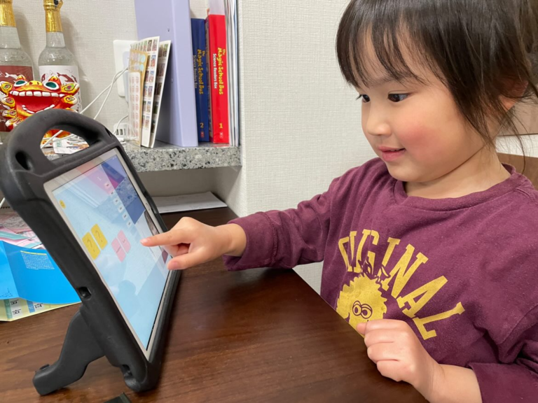 おうち英語4年目のフルタイムワーママが4歳の娘にノバキッドを選んだ理由とは?