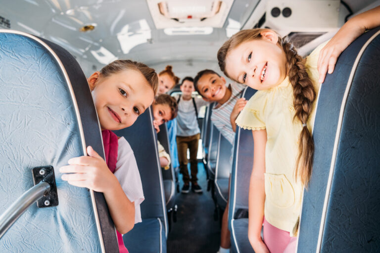 The Wheels on the Bus – śpiewaj razem z dzieckiem!